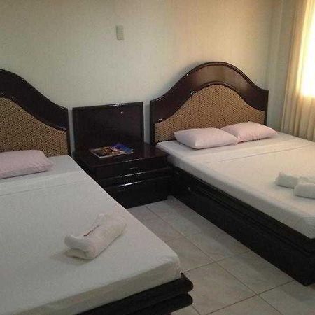 Queen\'S Beach Resort Manoc-Manoc Екстериор снимка