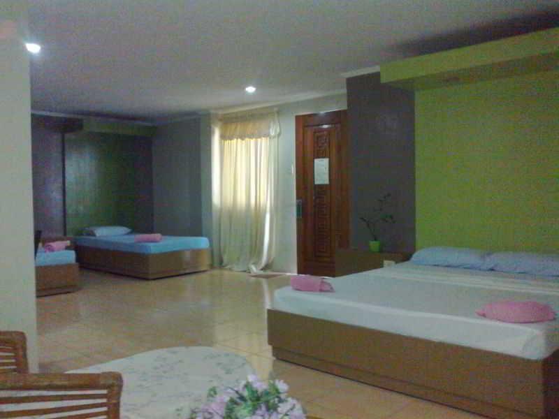 Queen\'S Beach Resort Manoc-Manoc Екстериор снимка