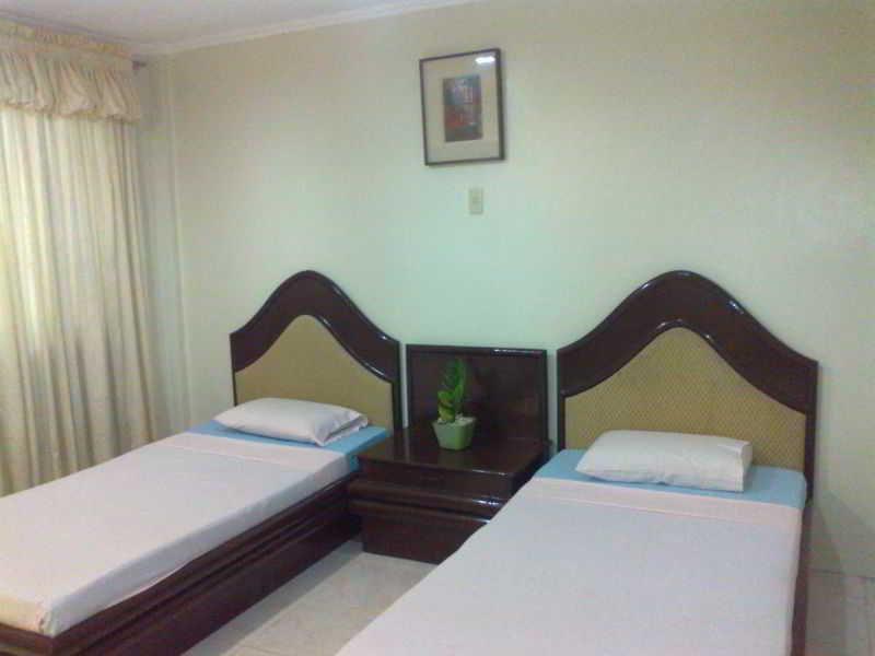 Queen\'S Beach Resort Manoc-Manoc Екстериор снимка