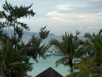 Queen\'S Beach Resort Manoc-Manoc Екстериор снимка