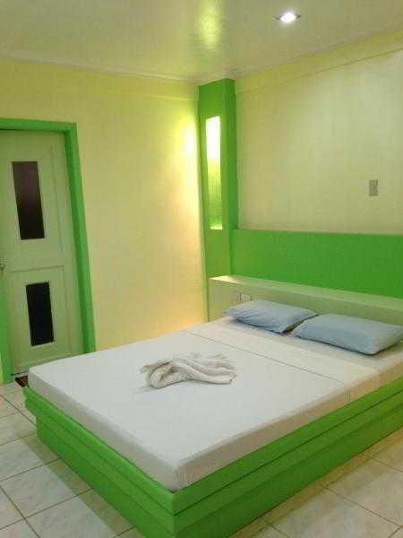 Queen\'S Beach Resort Manoc-Manoc Екстериор снимка
