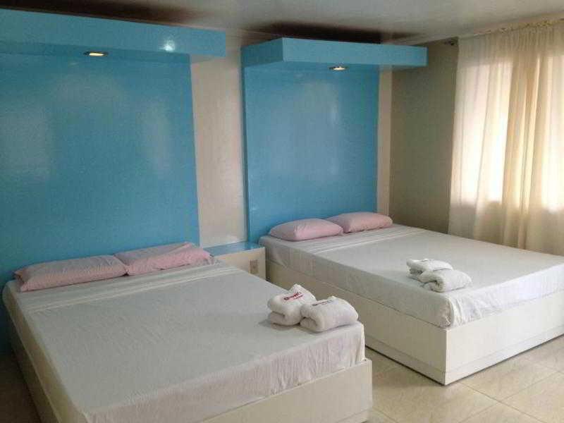 Queen\'S Beach Resort Manoc-Manoc Екстериор снимка