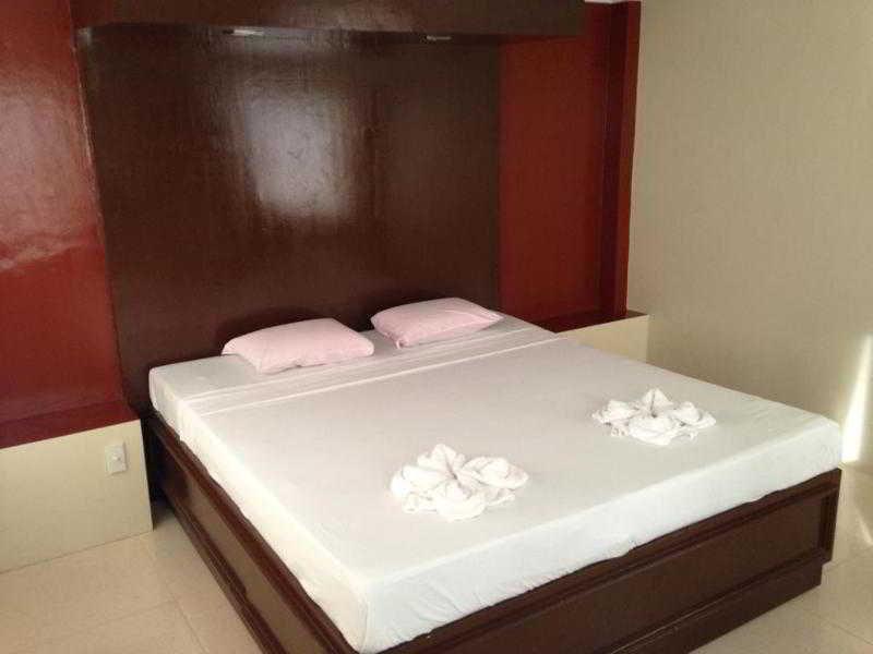 Queen\'S Beach Resort Manoc-Manoc Екстериор снимка
