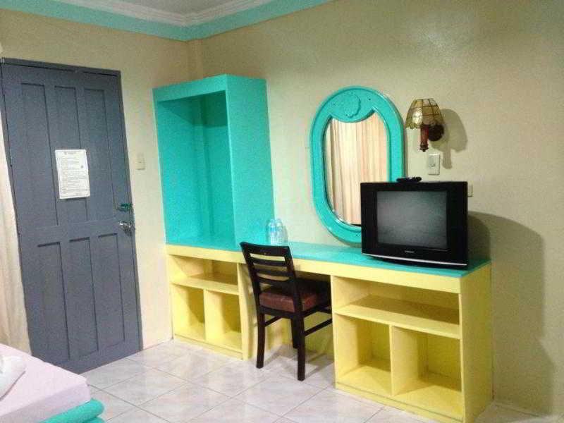 Queen\'S Beach Resort Manoc-Manoc Екстериор снимка