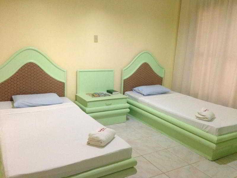 Queen\'S Beach Resort Manoc-Manoc Екстериор снимка